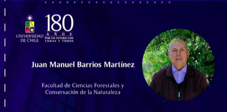 Juan Barrios como "Mejor Docente de Pregrado 2022", en la semana aniversario de los 180 años de historia de la Universidad de Chile