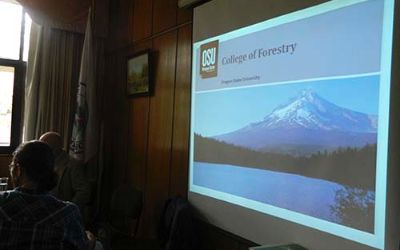 La Oregon State University es una de las más importantes en el oeste de EEUU y una de las más importantes en el área forestal. 