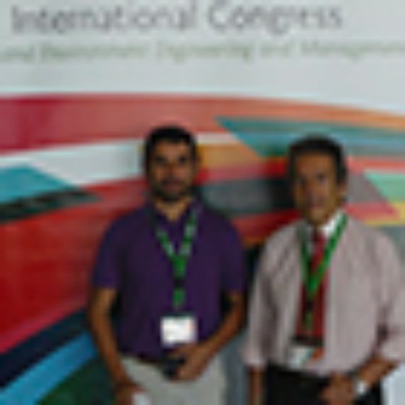 Académicos Javier González y Alejandro García en Congreso de Francia. 