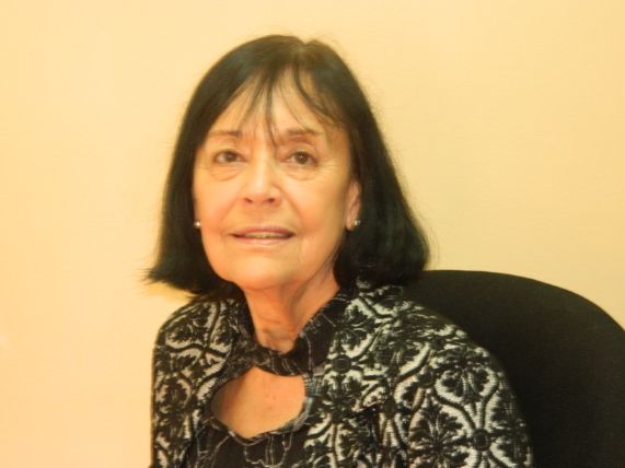 Decana Prof. Carmen Luz de la Maza