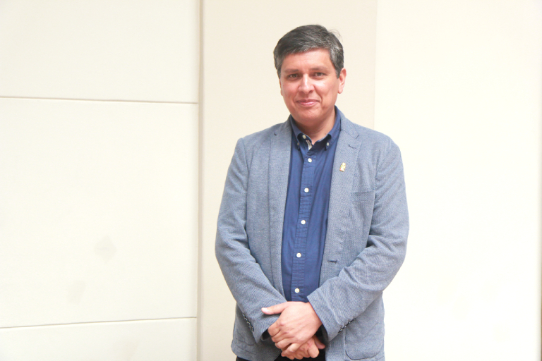 El académico Ricardo Baettig.