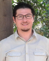 El académico Eduardo Martínez.