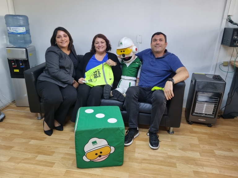 La Campañan "No te distraigas" busca evitar los golpes y caídas en los espacios laborales.