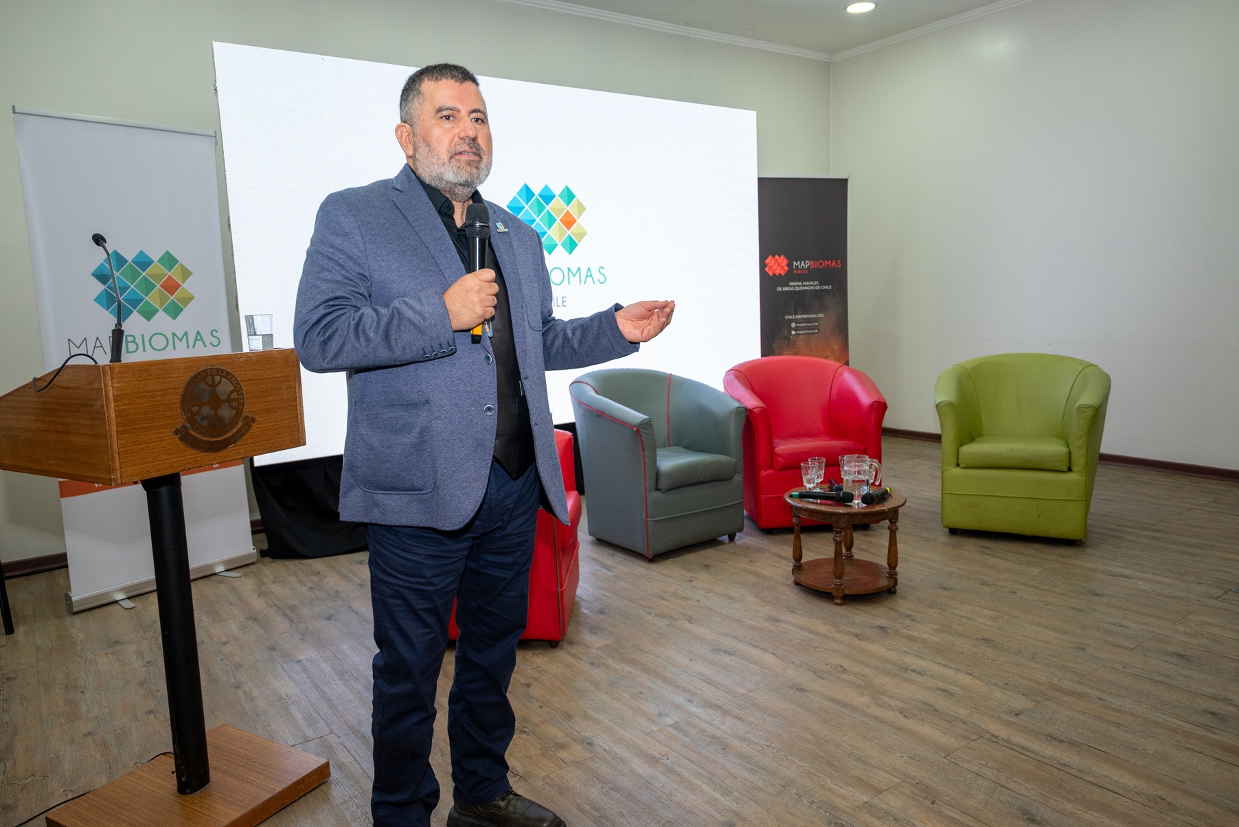 El académico de la FCFCN y punto focal de MapBiomas Chile, Prof. Jaime Hernández.