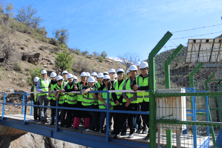 Los estudiantes del 4° F del Instituto Nacional conocieron más acerca de la carrrera de Ingeniería en Recursos Hídricos.