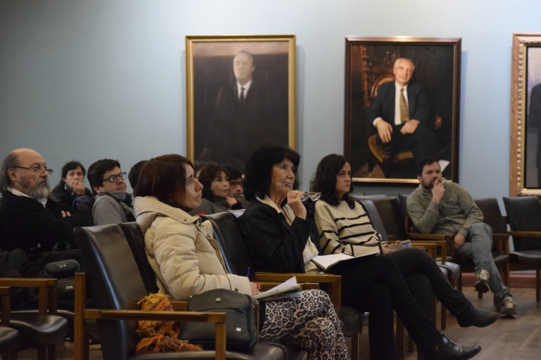 Al centro las organizadoras del evento: la Dra. Milka Castro y la Dra. Anahí Ocampo.