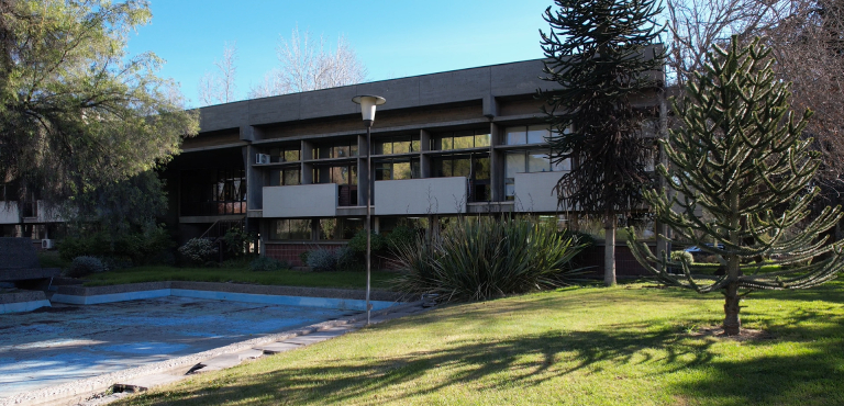 Imagen de la Facultad de Ciencias forestal y de la conservación de la naturaleza de la U. de Chile.