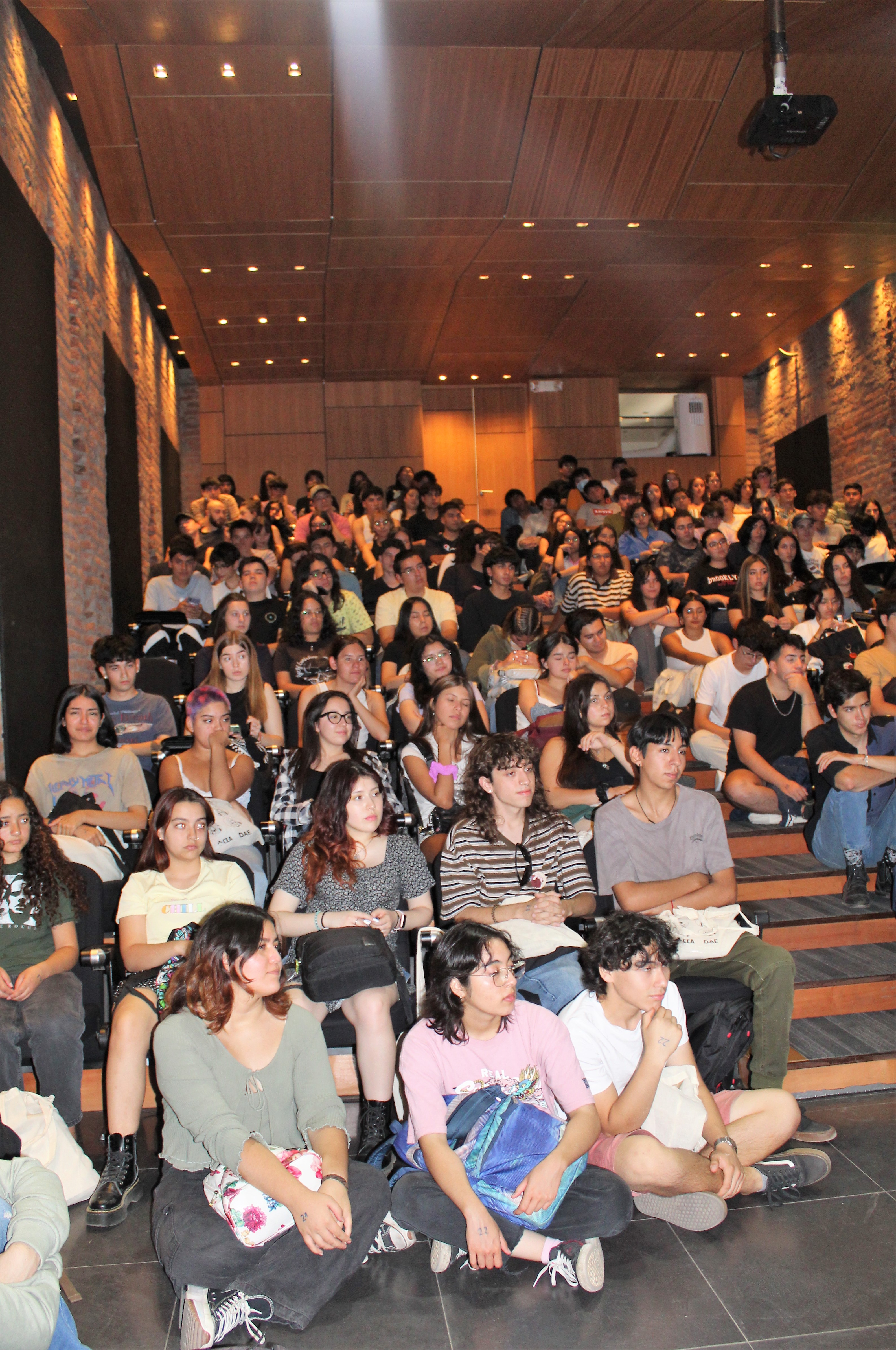 FAU da la bienvenida a sus 372 estudiantes de primer año - Facultad de ...
