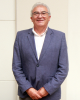 El académico René Carmona