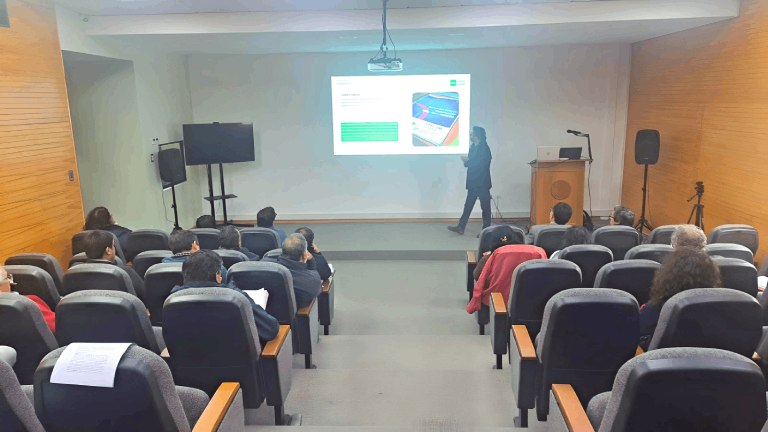 Las jornada de capacitación contaron con una activa participación de académicos y académicas de la Facultad.