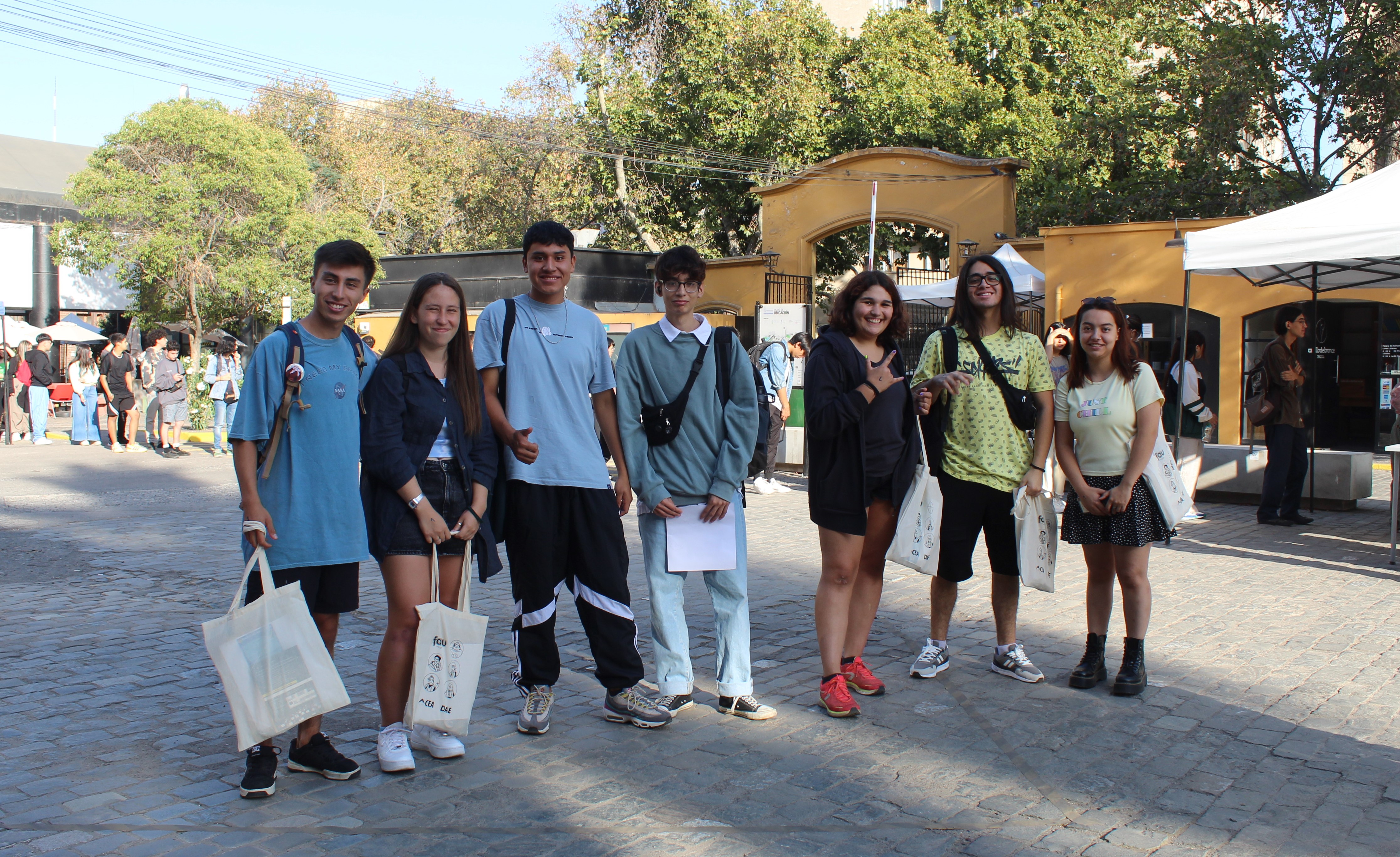 FAU da la bienvenida a sus 372 estudiantes de primer año - Facultad de ...