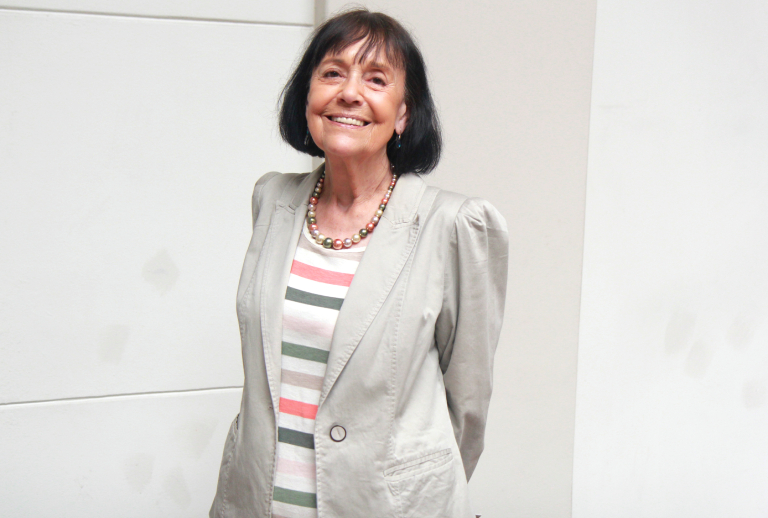 La académica y senadora universitaria, Prof. Carmen Luz de la Maza.