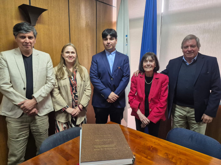 La imagen de las y los integranjtes de la comisión evaluadora.