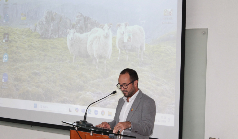 El director de Investigación de la U. de Chile, Prof. Rodrigo Fuster. 