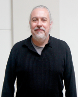 El académico Benito González