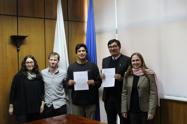 La firma del convenio reunió a las autoridades de nuestra Facultad.